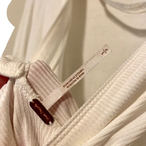 Free People Oversized t-shirt Small - Picture 3 of 4